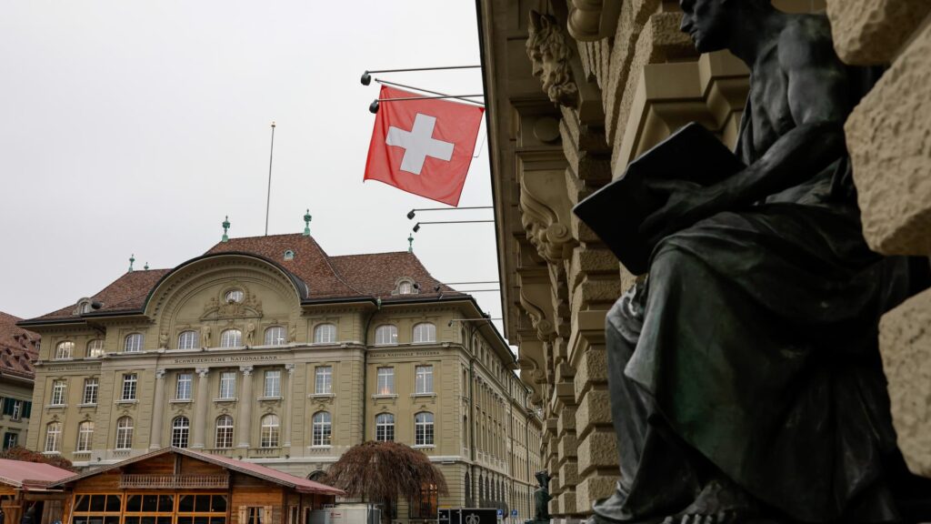 108161026-1750256870912-gettyimages-2188875357-SWITZERLAND_SNB.jpeg