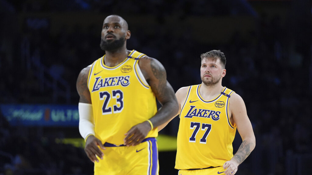 16783795_lakers-img.jpg