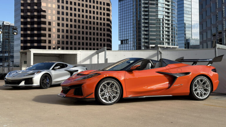 Corvette-ZR1X-1152x648.jpg