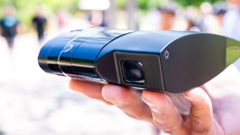 apple-f1-camera-unit.jpg